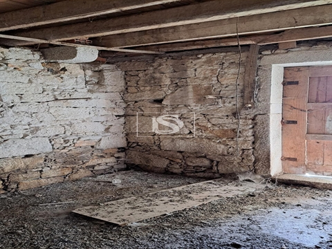 Moradia para Restaurar T4