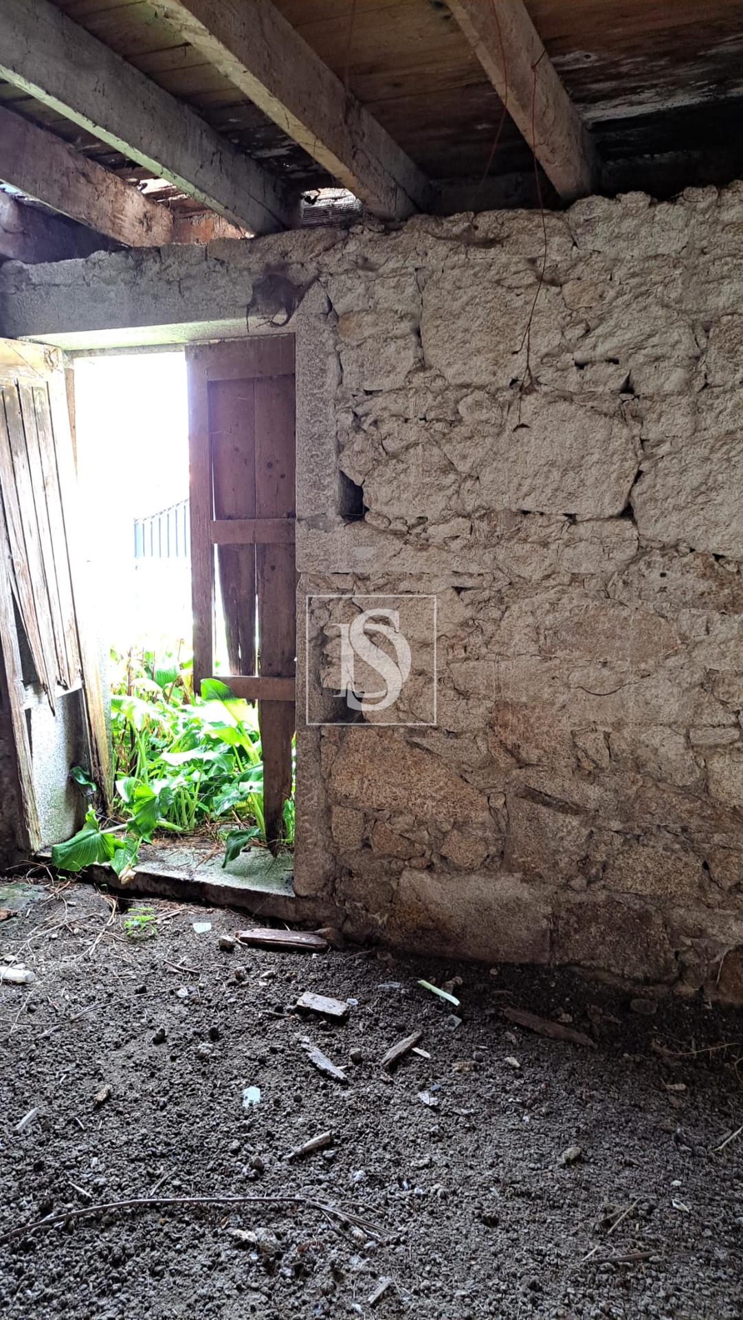 Moradia para Restaurar T4