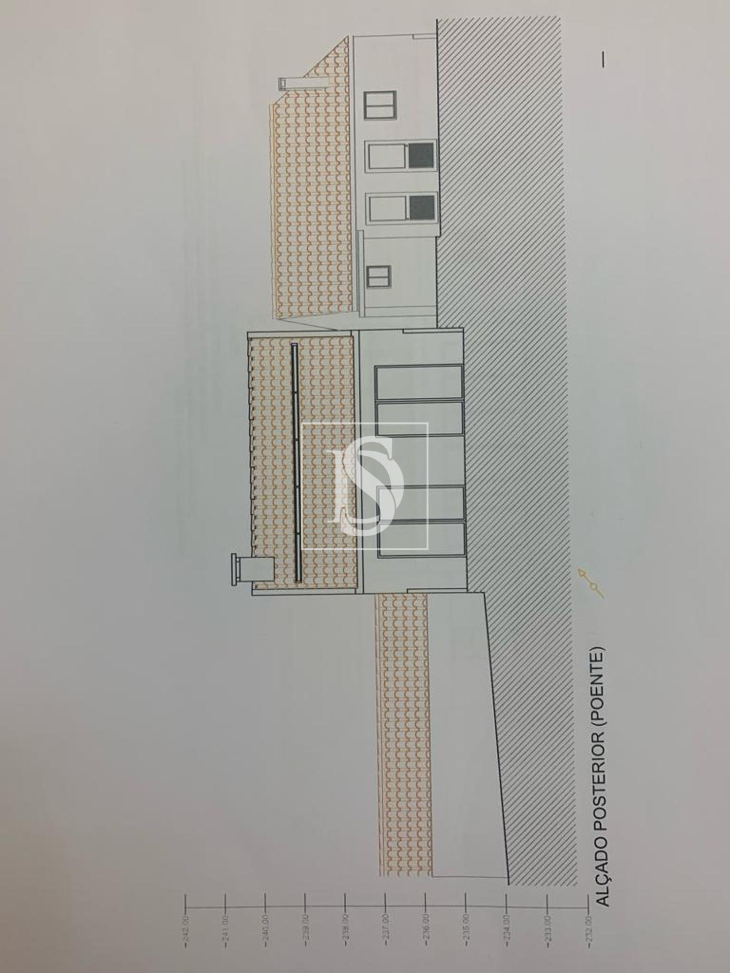 Moradia para Restaurar T4