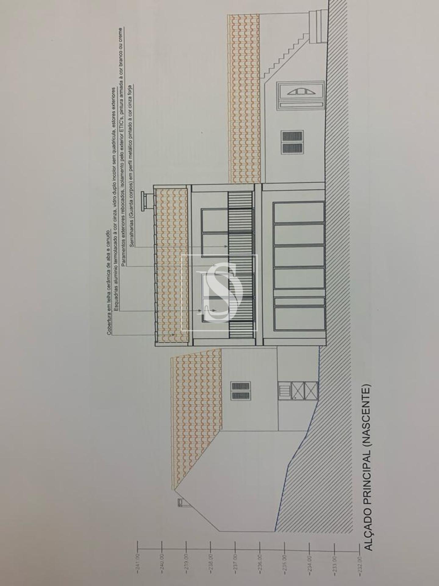 Moradia para Restaurar T4