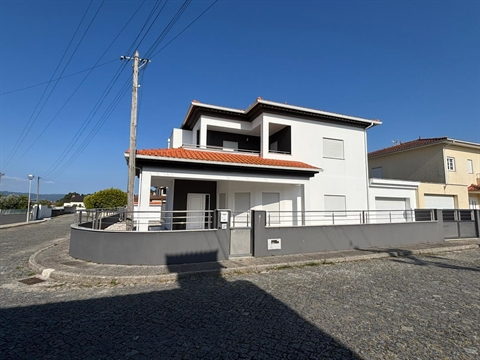 Moradia T3+1